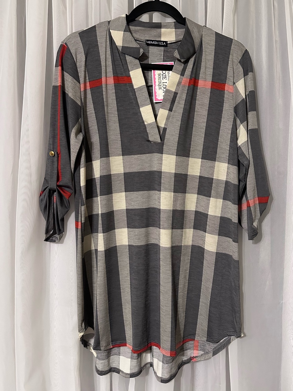 Heimish Gray Cream Plaid Red Accents V-Neck Tunic 3/4 Sleeve High Low Hem Size M